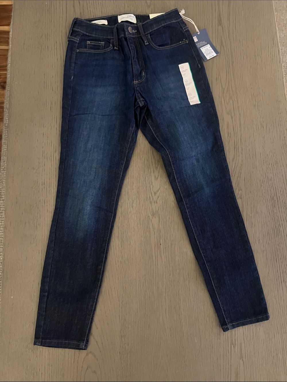Universal Thread Women's Skinny Jeans - Dark Blue Wash